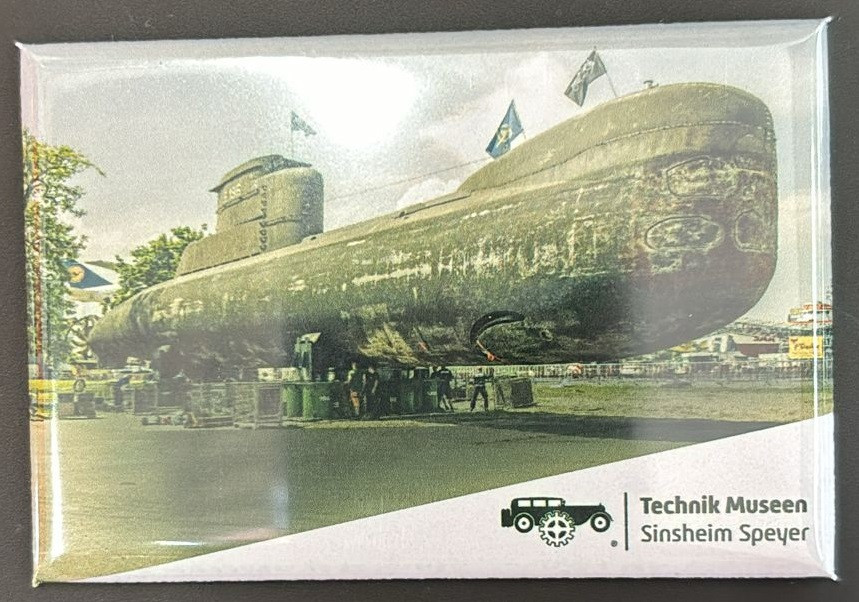 Metal magnet submarine U17